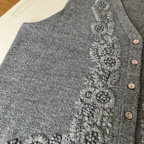 Vintage Rafaella Sweater Vest Size Medium Gray Merino Wool Floral Embroidery - Picture 7 of 11
